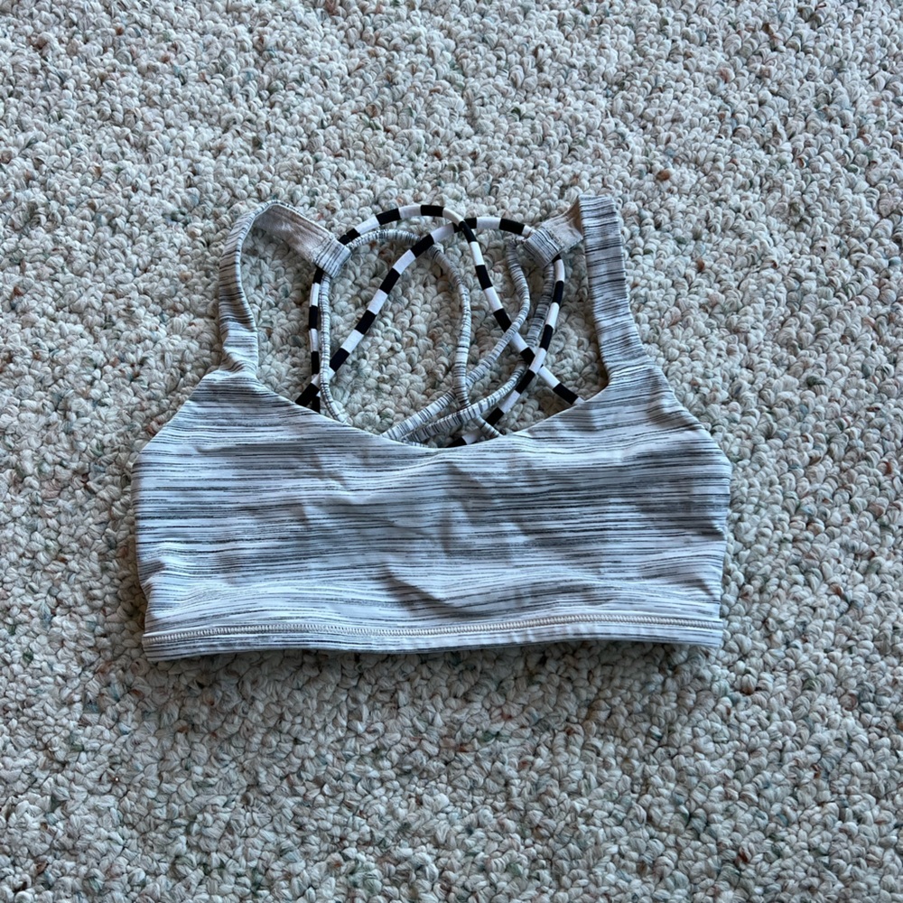 Lululemon sports bra